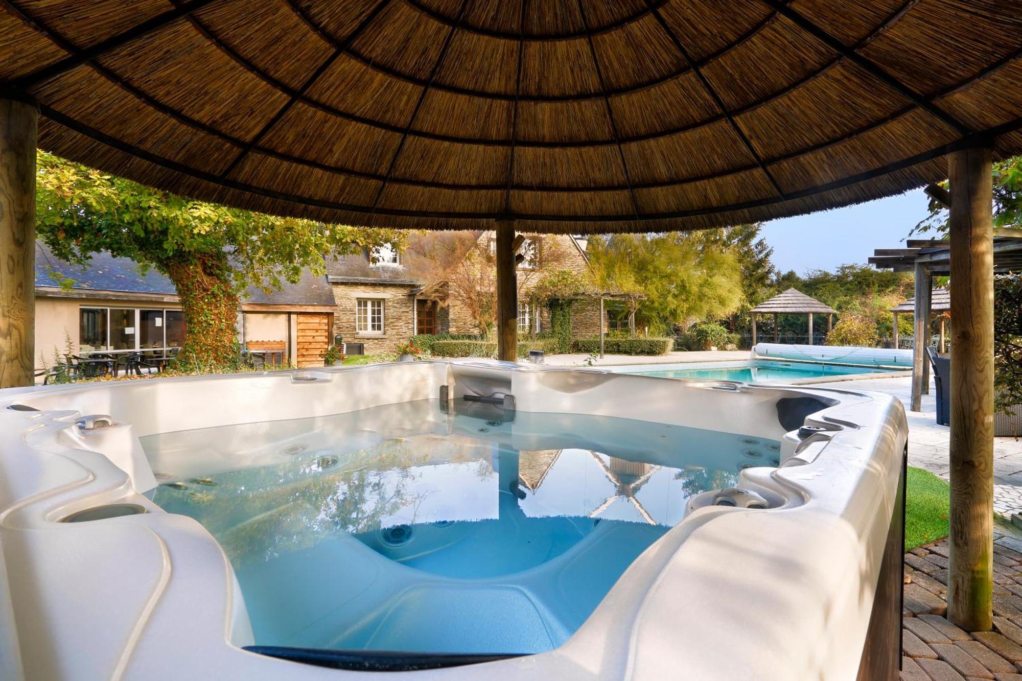 Hotel Logis Domaine Du Moulin Cavier Avrillé Exteriér fotografie